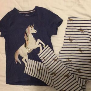 Girls unicorn shirt with matching leggings.